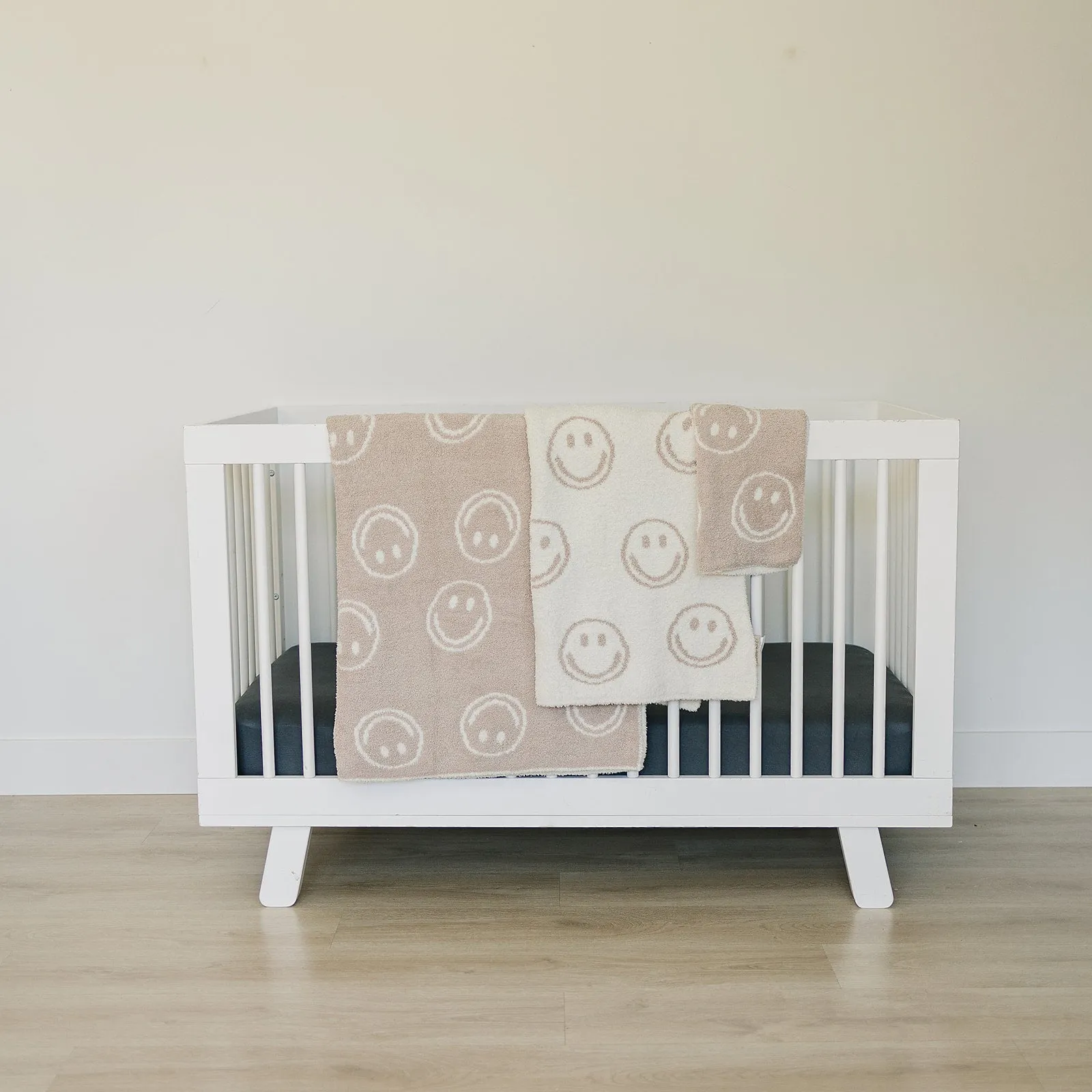 Mebie Baby Plush Blanket - Taupe Smiley