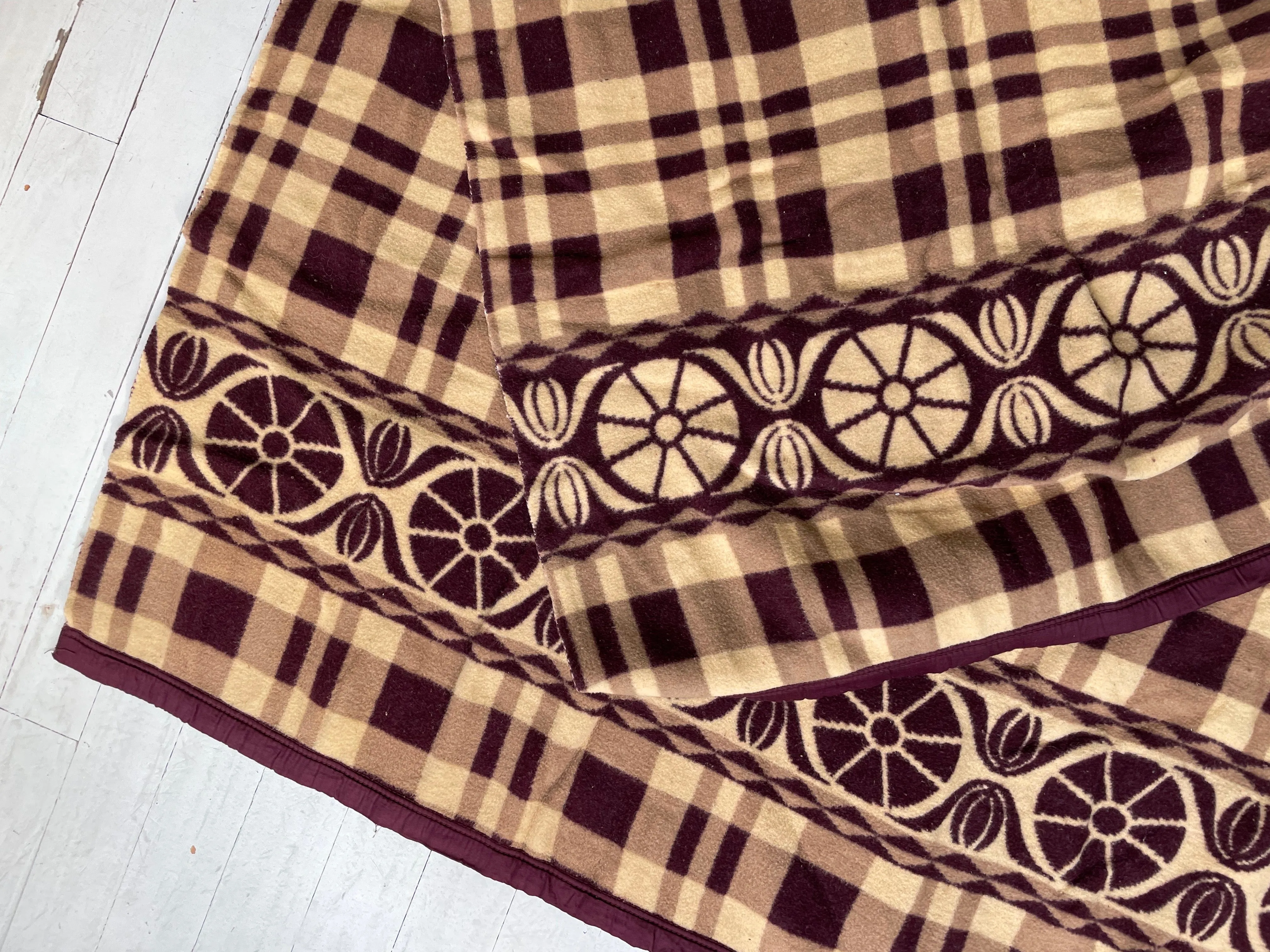 SALE | 1920s Vintage Beacon Camp Blanket